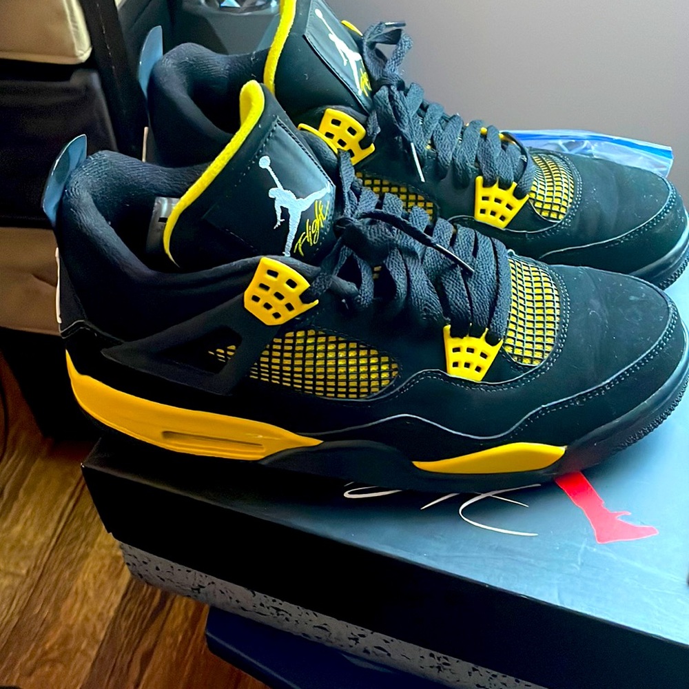 Thunder retro 4’s